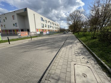 Oświetlenie drogi przy przedszkolu, pomiędzy ul. Radkowską i ul. Kłodzką we Wrocławiu – roboty budowlane