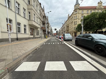Przebudowa trzech par przystanków o nazwie „Górnickiego” oraz „Piastowska” w ciągu ul. Sienkiewicza