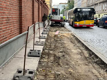 Remont nawierzchni chodnika przy ul. Tęczowej po stronie północnej