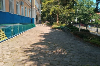 Remont wjazdu, chodników i dróg wewnętrznych z infrastrukturą, wykonanie wiaty śmietnikowej, izolacji ścian piwnic Szkoły Podstawowej nr 36 przy ul. Chopina 9b we Wrocławiu - zaprojektowanie i wykonanie robót