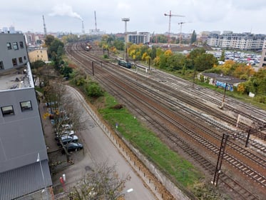 Zaprojektowanie, budowa i oddanie do użytkowania bezkolizyjnego ciągu pieszo-rowerowego pod linią kolejową nr 143 w rejonie ulicy Czesława Miłosza