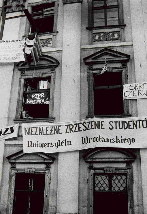 Plakat filmu Pokaz filmu dokumentalnego IPN „Ta nasza młodość… Strajki studenckie '88 '89”!