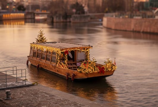 Pirat na przystani Pod Mostem