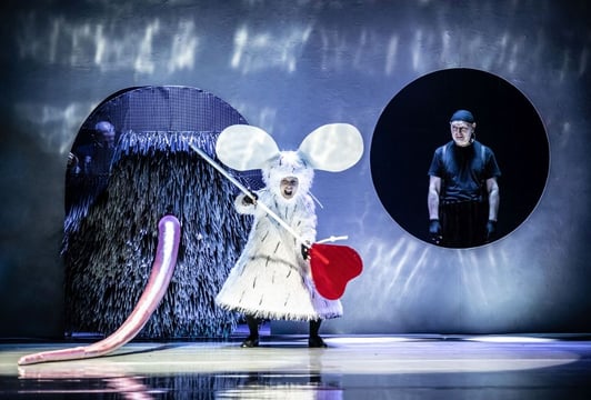 Lot przez tęczę | 4+