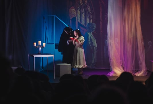 „Piękna i Bestia” familijny spektakl Teatru Kambak