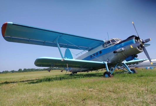 RODZINNA WYCIECZKA EDUKACYJNA DLA DZIECI I RODZICÓW NA PODWROCŁAWSKIM LOTNISKU SPORTOWYM MIROSŁAWICE