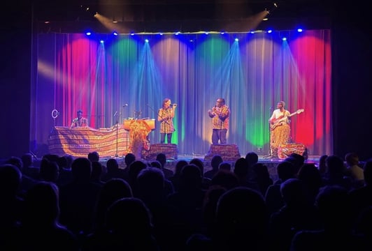 Afro Live! - Zatrzymać lato 9 października we Wrocławiu- BLUEVEREST Koncertowo