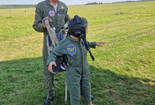 Wiosenna wycieczka rodzinna dla dzieci wraz z rodzicami/opiekunami na lotnisku Mirosławice.98 edycja