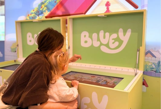 Sesja zdjęciowa i kreatywna zabawa z LEGO® Bluey w Alei Bielany