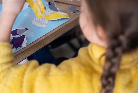 Papierowe mozaiki – oprowadzanie po wystawie i warsztaty rodzinne