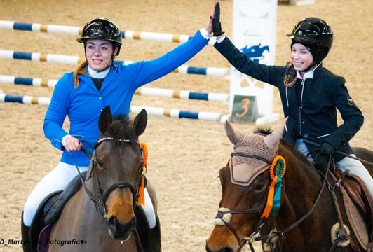 Zawody jeździeckie i Hobby Horse na Partynicach – Pro-Hippika