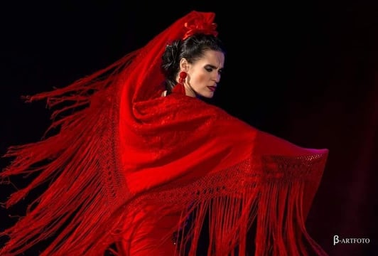 kobieta w czerwieni tańcząca flamenco, Anna Mendak