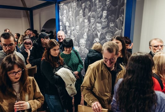 Oprowadzanie kuratorskie po wystawie "Niedziela w Hutmenie"