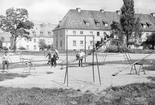 Osiedle Bloki w Ciechanowie (wcześniej Gartenvorstadt Zichenau), lata 50. XX w., ze zbiorów Towarzystwa Miłośników Ziemi Ciechanowskiej