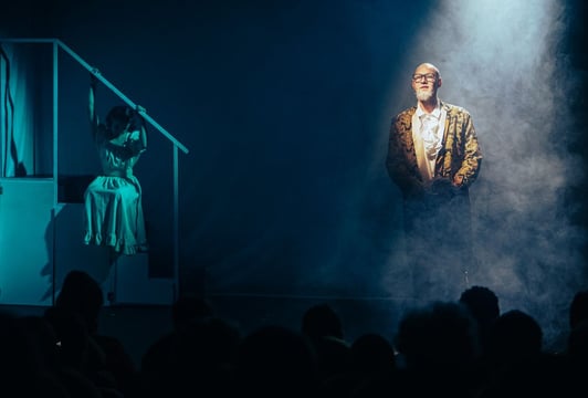 „Piękna i Bestia” czyli Mikołajki w Teatrze Kambak