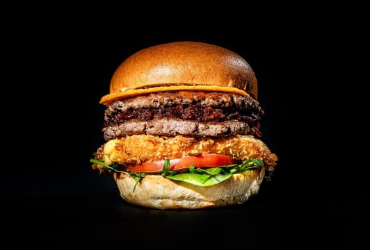 World Burger Tour w Hard Rock Cafe powraca – lokalne burgery z całego świata znów w menu!