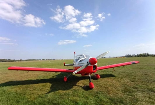 RODZINNA WYCIECZKA EDUKACYJNA DLA DZIECI I RODZICÓW NA PODWROCŁAWSKIM LOTNISKU SPORTOWYM MIROSŁAWICE