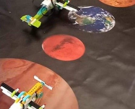 KOSMICZNA PRZYGODA Z ROBOTYKĄ LEGO W MAPLE BEAR WROCŁAW