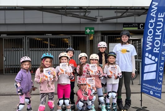 Kurs nauki jazdy na rolkach Wrocław Rolkuje w Tarczyński Arena i Siechnice. Kwiecień – Czerwiec 2026