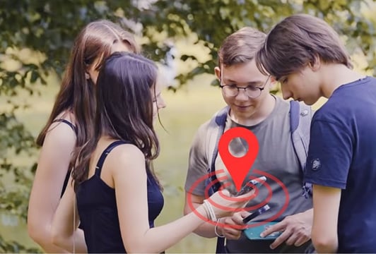 Rozgrywka mobilnej gry terenowej