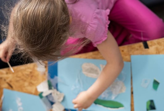 Spotkanie rodzinne i warsztaty dla dzieci w ramach wystawy „Spadek”