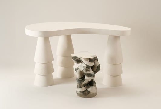 Biurko i stolik ceramiczny