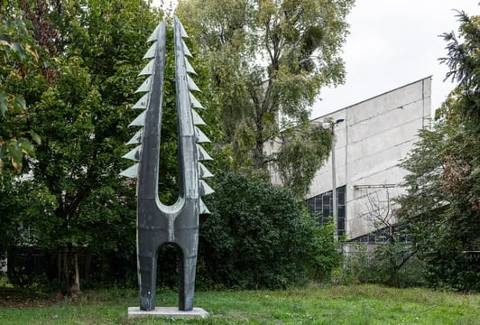 “Niedziela w Hutmenie” – oprowadzanie kuratorskie z tłumaczeniem na Polski Język Migowy