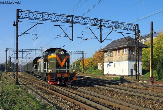 Skład SP42 - 001 i trzy wagony serii Bi z lat 1928-30.