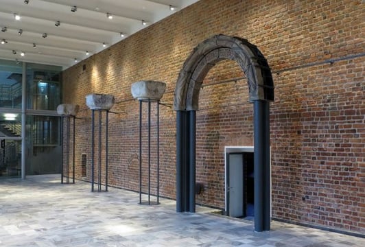 Sala Romańska - Kamienne detale śląskiej architektury XII i  XIII wieku