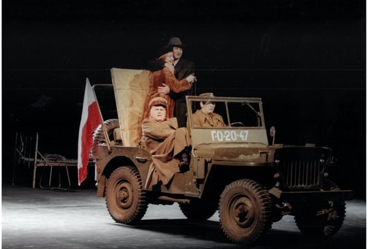 Z dużej sceny na duży ekran: Historia PRL według Mrożka