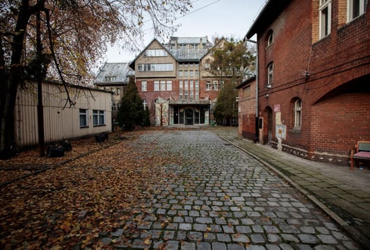 przestrzeń dawnej Kliniki Psychiatrii i Chorób Nerwowych