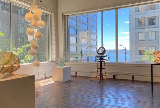 Wystawa Autonomous Zones w Traver Gallery, w Seattle, USA