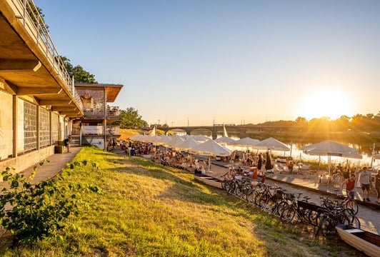 Marina Kleczków – beach bar