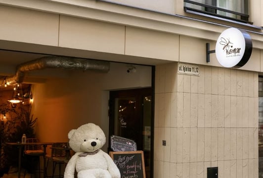 Komar Café