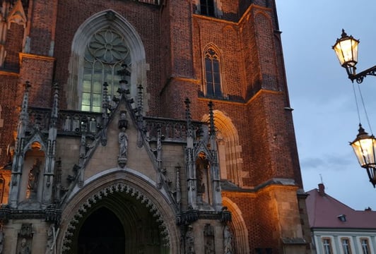 „Podążaj za latarnikiem” – spacer po Wrocławiu