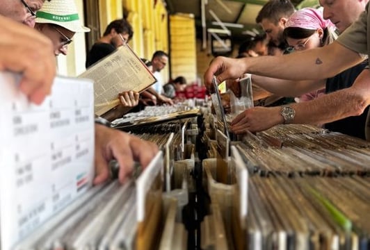 Wyprzedaż Winyli - Hala Świebodzki