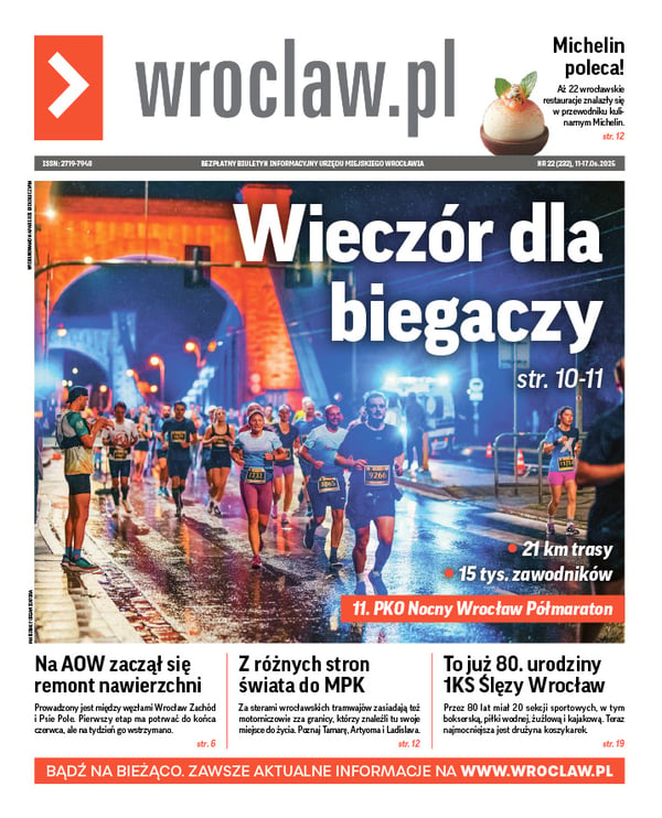 Zdjecie okładki biuletynu - Uczestnicy poprzedniej edycji nocnego półmaratonu po pokonaniu mostu Grunwaldzkiego