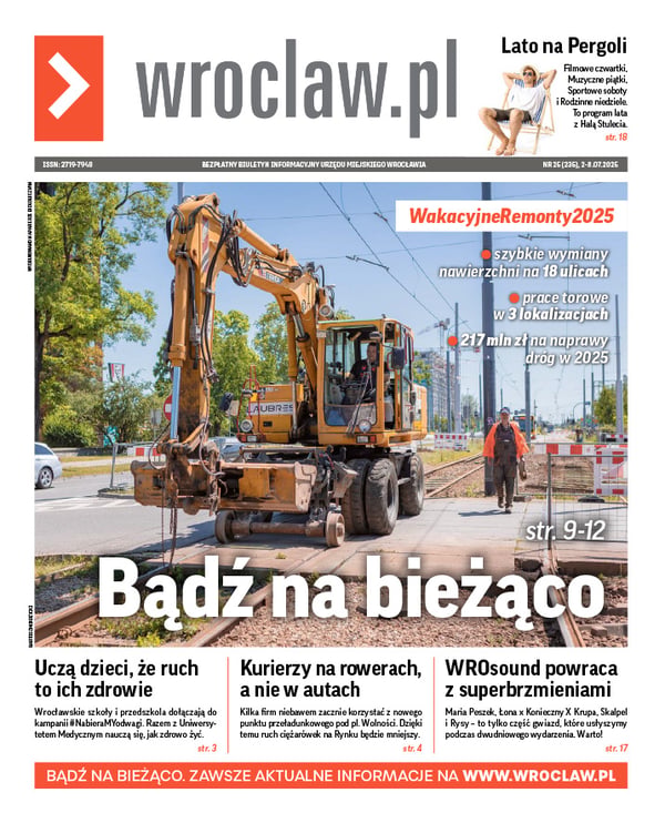 Zdjecie okładki biuletynu - Koparka i osoby pracujące przy naprawie torowiska