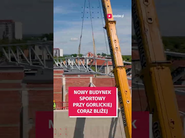 Wideo - Przy szkole na Psim Polu rośnie nowy obiekt sportowy! #wroclaw