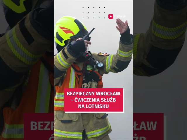 Wideo - Rozbity samolot. Akcja ratunkowa na lotnisku. Służby ćwiczyły  na pasie startowym #wroclaw