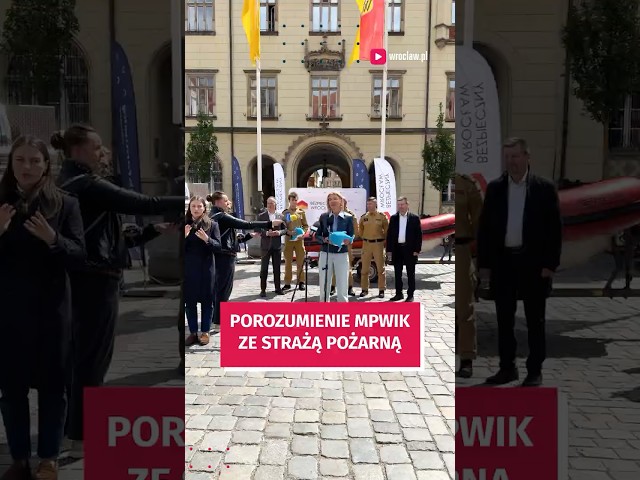 Wideo - Pluszaki dla dzieci, by poczuły się bezpieczniej. Straż Pożarna rozda je podczas interwencji