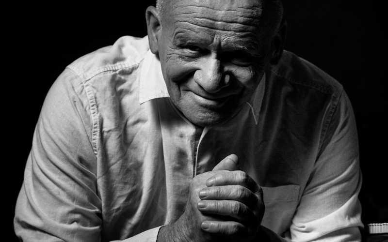 <p>Laureat międzynarodowych konkurs&oacute;w jazzowych: Kalisz, San Sebastian, Monaco &ndash; Grand Prix.&nbsp;</p> <p>Absolwent Akademii Muzycznej we Wrocławiu (jak r&oacute;wnież Pol.Wr.).&nbsp;Obecnie członek PSJ Wrocław&nbsp;</p> <p>Tw&oacute;rczość koncertowa jako leader r&oacute;żnych zespoł&oacute;w. Aktywność integrująca wrocławskie środowisko jazzowe w ramach Polskiego Stowarzyszenia Jazzowego Wrocław.&nbsp;</p> <p><strong>Rekomendacje:</strong></p> <ul class="wp-block-list"> <li>Zbigniew Lewandowski</li> </ul>