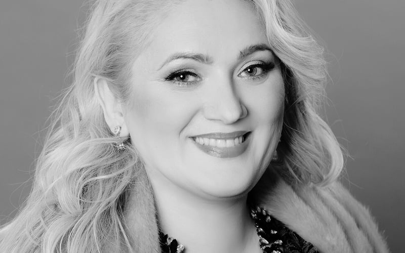 <p>Studia muzyczne na Wydziale Wokalnym Akademii Muzycznej im. Karola Lipińskiego we Wrocławiu(specjalizacja operowa); Zarządzanie plac&oacute;wkami Kultury na Uniwersytecie Ekonomicznym.</p> <ul class="wp-block-list"> <li>Występy solowe z repertuarem Musica Sacra i Pop Opera w Polsce i we Włoszech &ndash; stworzenie marki Premium La Diva Opera, liczne występy, nagrania, koncerty w Polsce i za granicą.&nbsp;</li> </ul> <ul class="wp-block-list"> <li>Wsp&oacute;łpraca z Operą Polską &ndash; międzynarodowe tournee&rsquo; z repertuarem operowym i operetkowym.&nbsp;</li> </ul> <ul class="wp-block-list"> <li>Dyrygent &ndash; kierownik ch&oacute;ru &ndash; od 2014 prowadzenie Ch&oacute;ru &bdquo;Gloria Salvatori&rdquo; przy parafii Najświętszego Zbawiciela we Wrocławiu/Wojszycach &ndash; repertuar to gł&oacute;wnie utwory religijne z rożnych epok i styl&oacute;w, przede wszystkim utwory Musica Sacra, nagrody na konkursach ch&oacute;r&oacute;w amatorskich, liczne koncerty tematyczne : utwory religijne, wieczory kolędowe, koncerty pieśni patriotycznych, muzyki sakralnej i inne. Wsp&oacute;łpraca z solistami profesjonalistami oraz amatorami.&nbsp;</li> </ul> <ul class="wp-block-list"> <li>4. Promocja polskiej kultury we Włoszech i włoskiej kultury w Polsce. Wsp&oacute;łpraca międzynarodowa polsko-włoska. Własna działalność gospodarcza &ndash; mikroprzedsiębiorca.&nbsp;</li> </ul> <p><strong>Rekomendacje:</strong></p> <ul class="wp-block-list"> <li>Barbara Ewa Werner</li> <li>Ewa Czermak</li> <li>Piotr Łykowski</li> <li>Agata Młynarska-Klonowska</li> <li>Paweł Romaszkan</li> </ul>