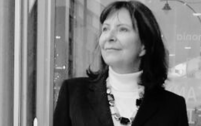 <p>Absolwentka wrocławskiej Akademii Muzycznej: Wydział Wokalno-Aktorski i Kompozycji, Dyrygentury i Teorii Muzyki. Doktor nauk humanistycznych &ndash; historia. Dziennikarka muzyczna, krytyczka i prelegentka.&nbsp;</p> <p>Od 1988 roku jako prelegentka regularnie wsp&oacute;łpracuję z instytucjami muzycznymi i kulturalnymi prowadząc liczne koncerty. W latach 1993&ndash;2014 wsp&oacute;łpracowałam jako dziennikarka i publicystka z wrocławską telewizją i antenami og&oacute;lnopolskimi (cykliczne programy muzyczne, transmisje koncert&oacute;w, studia festiwalowe Wratislavia Cantans, Festiwalu Chopinowskiego w Dusznikach). Wsp&oacute;łpracowałam z Polskim Radiem oraz Programem Miejskim Radia Wrocław (obecnie RAM). Recenzje i artykuły publikowane były w prasie lokalnej i og&oacute;lnopolskiej (m.in.: &bdquo;Ruch Muzyczny&rdquo;, &bdquo;Dziennik&rdquo;, &bdquo;Jazz Forum&rdquo;, &bdquo;Dolny Śląsk&rdquo;, &bdquo;Gazeta Wyborcza Wrocław&rdquo;) oraz w internecie &ndash; Wrocławski Portal.&nbsp;</p> <p>Pracowałam jako nauczyciel teorii muzyki w szkołach muzycznych II stopnia oraz w macierzystej uczelni, w kt&oacute;rej byłam r&oacute;wnież zatrudniona jako specjalista ds. medi&oacute;w i pełnomocnik Rektora do spraw Public Relations. Pełniłam funkcję rzecznika prasowego i specjalisty ds. PR w Teatrze Muzycznym Operetce Wrocławskiej/TM Capitol. Byłam adiunktem w Dolnośląskiej Szkole Wyższej we Wrocławiu na Wydziale Nauk Społecznych. Pracowałam jako gł&oacute;wny specjalista ds. muzyki w Wydziale Kultury Urzędu Miejskiego Wrocławia. Byłam&nbsp; Kierownikiem Promocji Wydarzeń Kulturalnych w Kobierzyckim Ośrodku Kultury. Związana byłam też jako nauczyciel akademicki z Instytutem Dziennikarstwa i Komunikacji Społecznej na UWr. Prowadziłam zajęcia w Instytucie Muzykologii Uniwersytetu Wrocławskiego.&nbsp;</p> <p>Dorobek naukowy obejmuje szereg artykuł&oacute;w a także&nbsp; podoktorską monografię poświęconą dziennikarstwu muzycznemu w TVP Wrocław.&nbsp;</p> <p>Jestem wsp&oacute;łzałożycielką Towarzystwa im. J&oacute;zefa Hofmana, wsp&oacute;łpracowałam przy wielu projektach edukacyjnych z Dolnośląskim Towarzystwem Muzycznym.&nbsp;</p> <p><strong>Rekomendacje:</strong></p> <ul class="wp-block-list"> <li>Maria Zawartko</li> </ul>