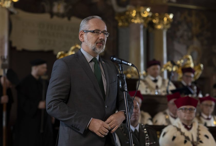 Uroczysta inauguracja roku akademickiego 2022 w Auli Leopoldyńskiej i Gaudeamus igitur na wrocławskim Rynku