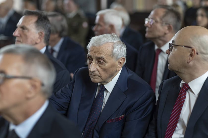 Uroczysta inauguracja roku akademickiego 2022 w Auli Leopoldyńskiej i Gaudeamus igitur na wrocławskim Rynku