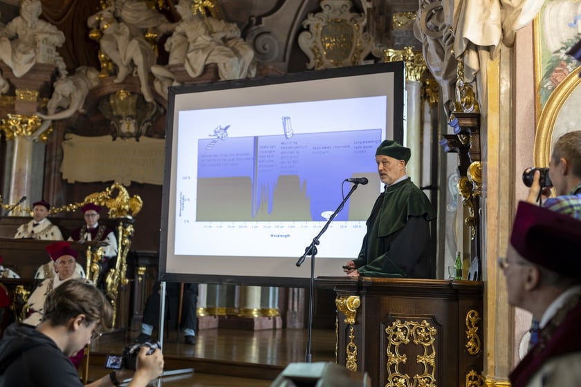 Uroczysta inauguracja roku akademickiego 2022 w Auli Leopoldyńskiej i Gaudeamus igitur na wrocławskim Rynku