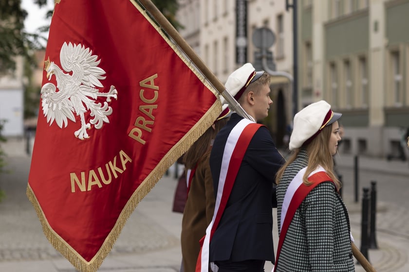 Uroczysta inauguracja roku akademickiego 2022 w Auli Leopoldyńskiej i Gaudeamus igitur na wrocławskim Rynku
