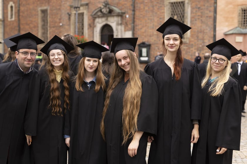 Uroczysta inauguracja roku akademickiego 2022 w Auli Leopoldyńskiej i Gaudeamus igitur na wrocławskim Rynku