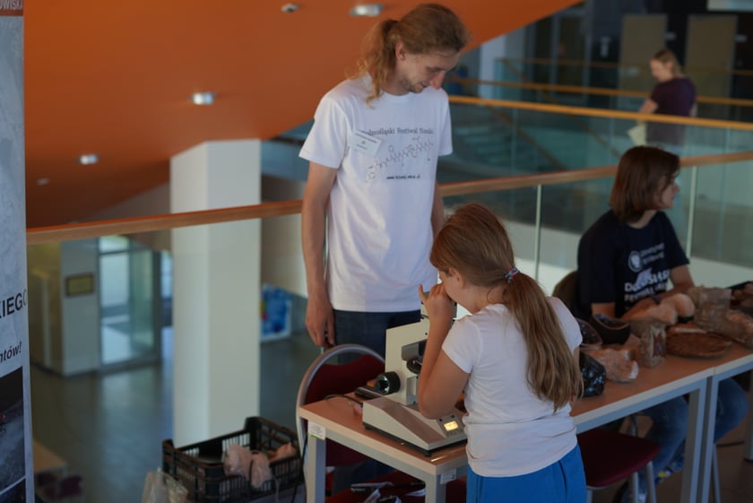 Galeria zdjęć z pierwszego dnia Dolnośląskiego Festiwalu Nauki 2023 we Wrocławiu
